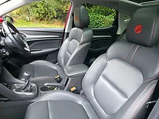 Used 2023 MG Zs Exclusive Dynamic Red - Interior and Exterior details 19