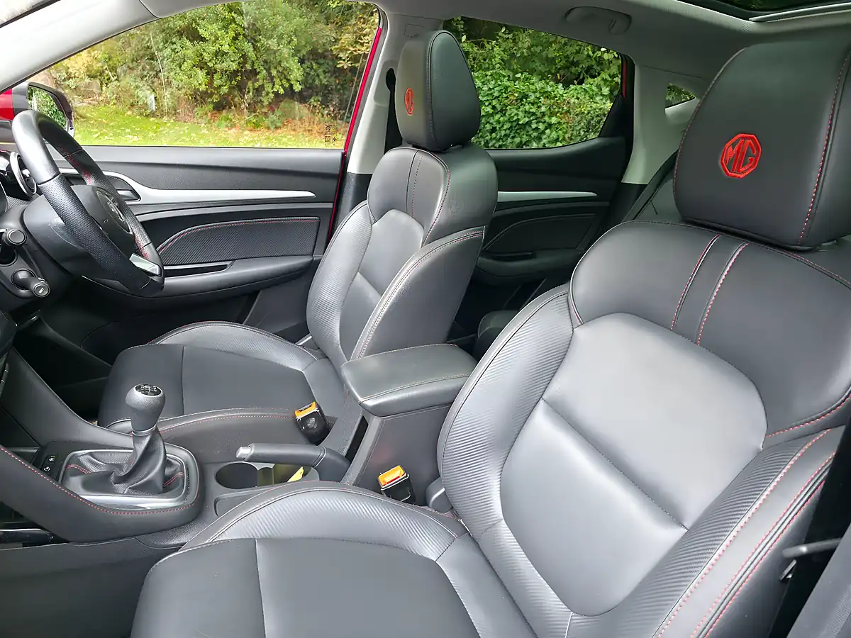 Used 2023 MG Zs Exclusive Dynamic Red - Interior and Exterior details 19