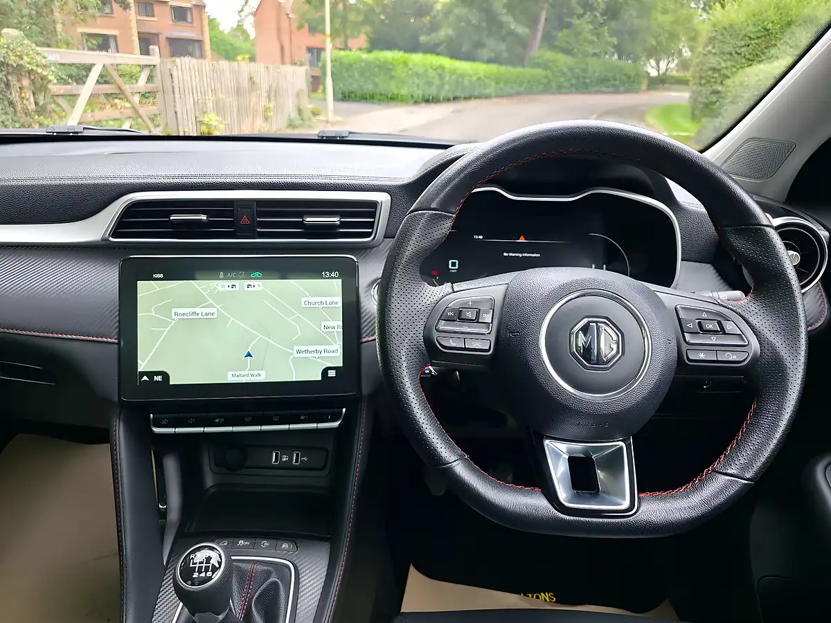 Used 2023 MG Zs Exclusive Dynamic Red - Interior and Exterior details 9