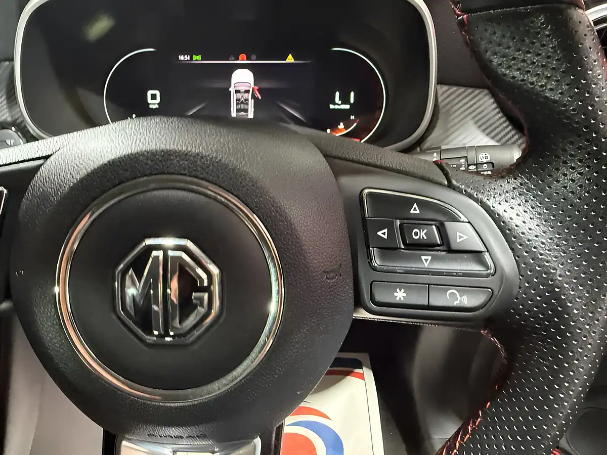 Used 2023 MG Zs Exclusive Silver - Interior and Exterior details 12