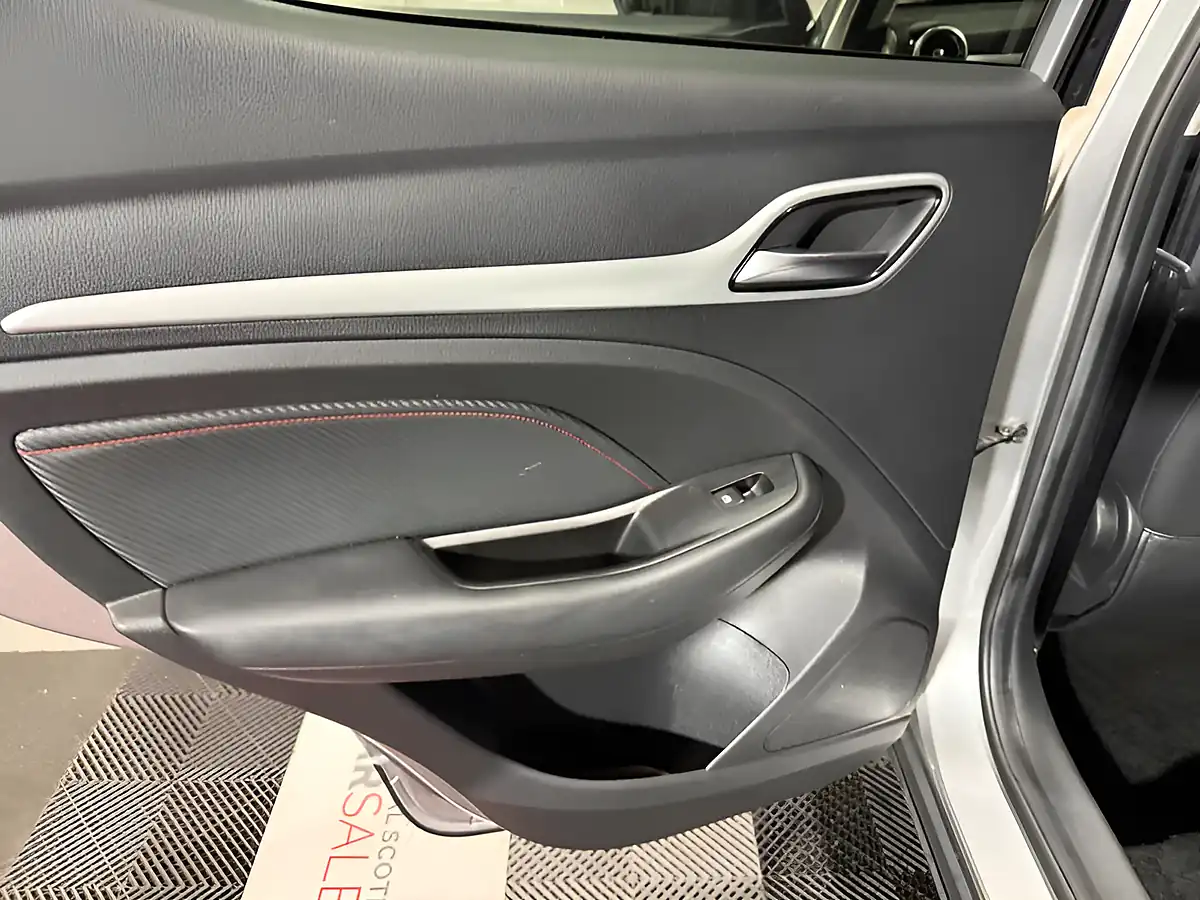 Used 2023 MG Zs Exclusive Silver - Interior and Exterior details 13