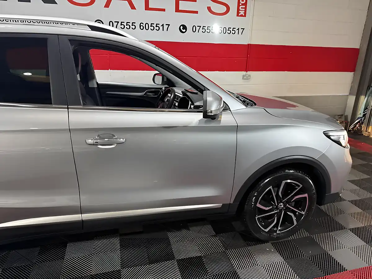 Used 2023 MG Zs Exclusive Silver - Interior and Exterior details 9