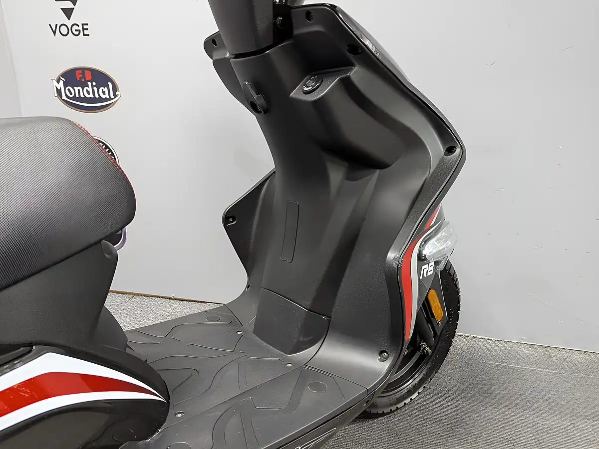 Used 2023 Mgb R8 Black - Interior and Exterior details 6