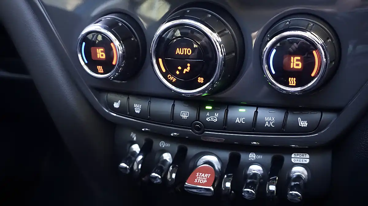 Used 2023 MINI Countryman Cooper Classic Blue - Interior and Exterior details 11