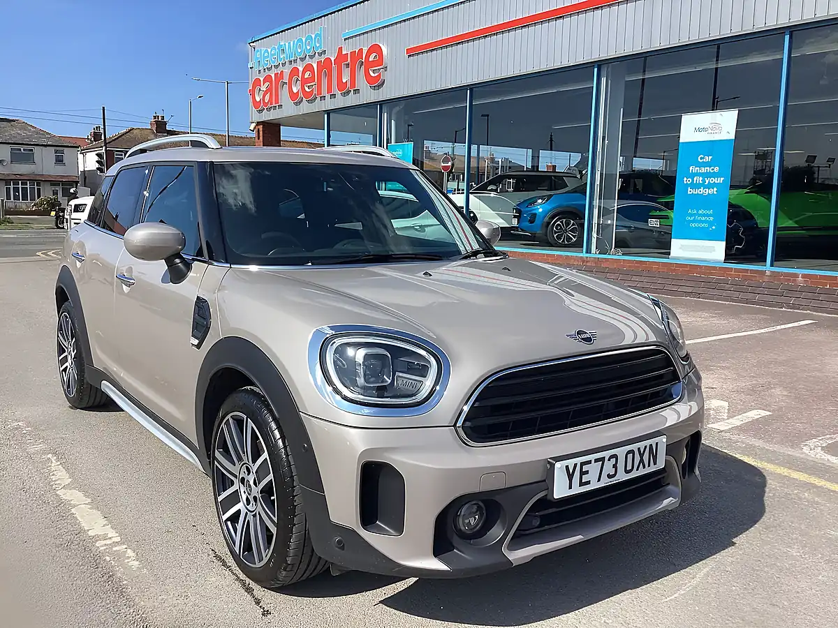 Used 2023 MINI Countryman Cooper Exclusive Rooftop Grey - Front View