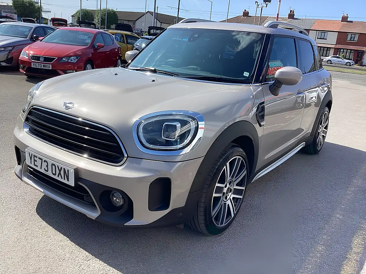 Used 2023 MINI Countryman Cooper Exclusive Rooftop Grey - Interior and Exterior details 3