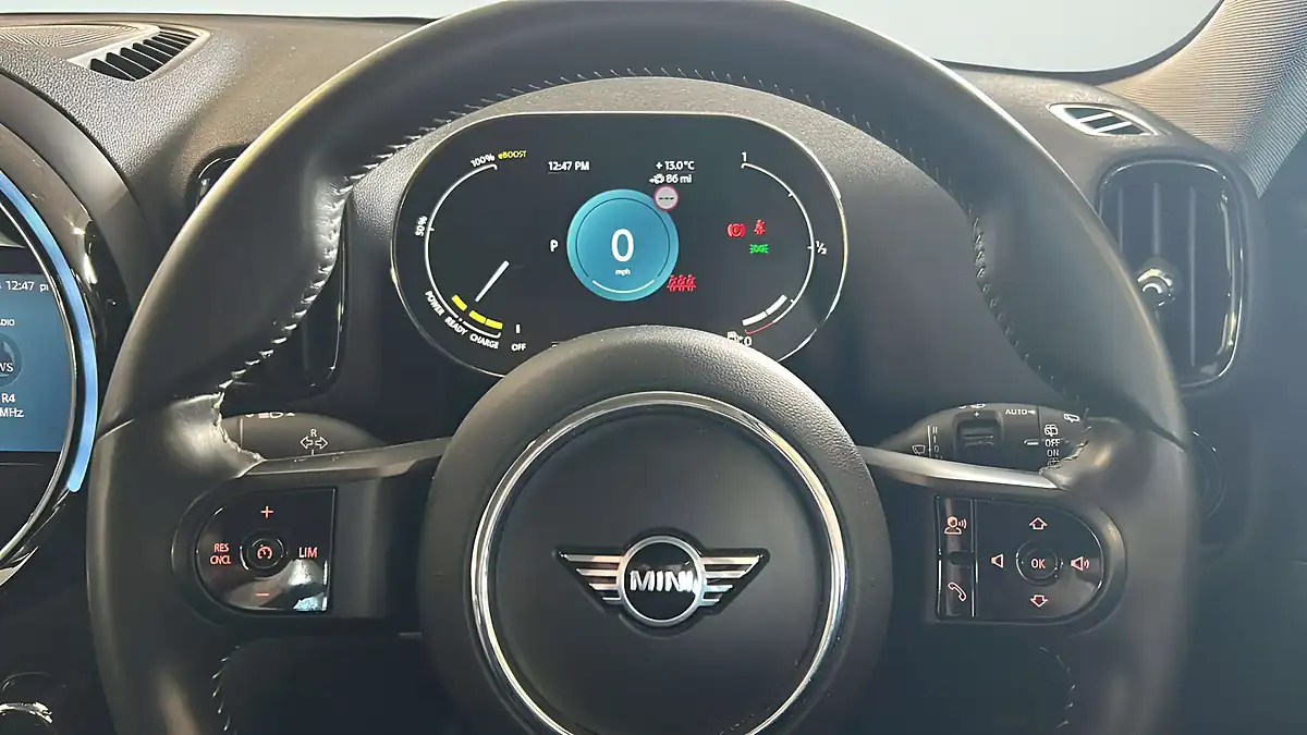 Used 2023 MINI Countryman Cooper Se Classic Blue - Interior and Exterior details 15