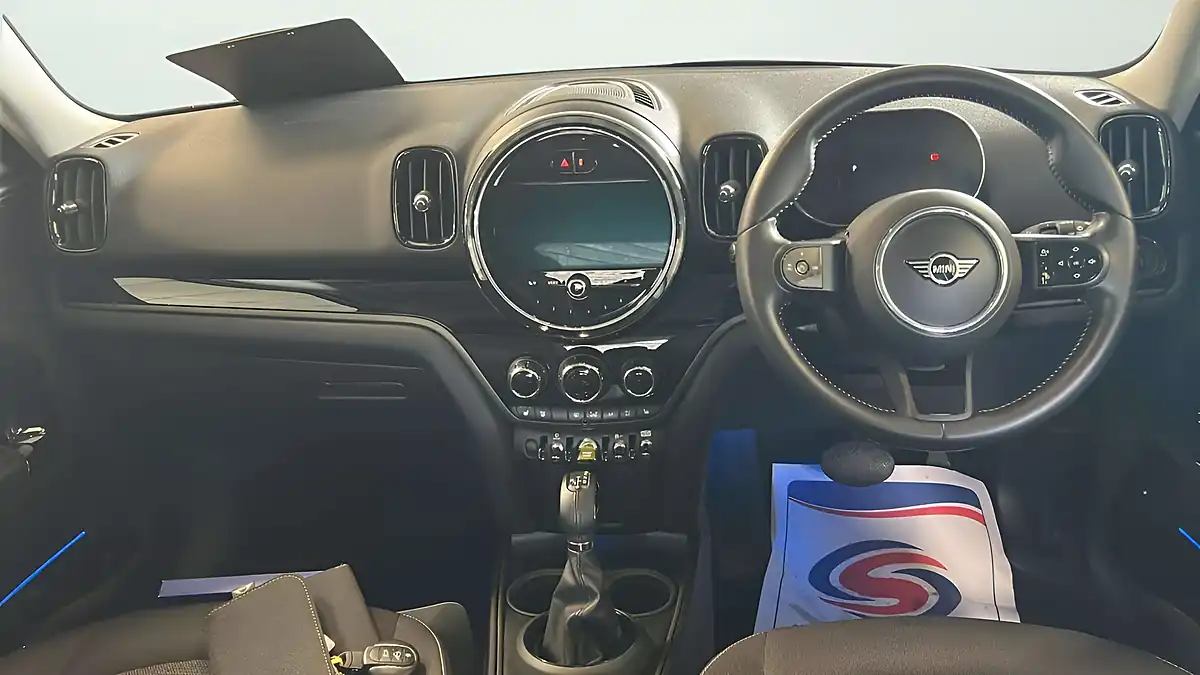 Used 2023 MINI Countryman Cooper Se Classic Blue - Interior and Exterior details 16