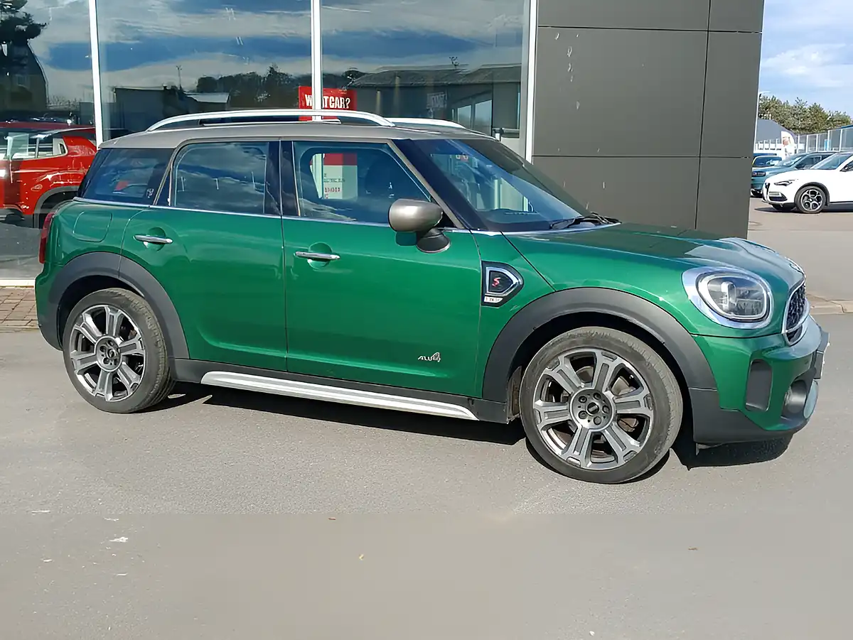 Used 2023 MINI Countryman Exclusive Green - Interior and Exterior details 6