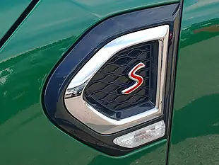 Used 2023 MINI Countryman Exclusive Green - Interior and Exterior details 9