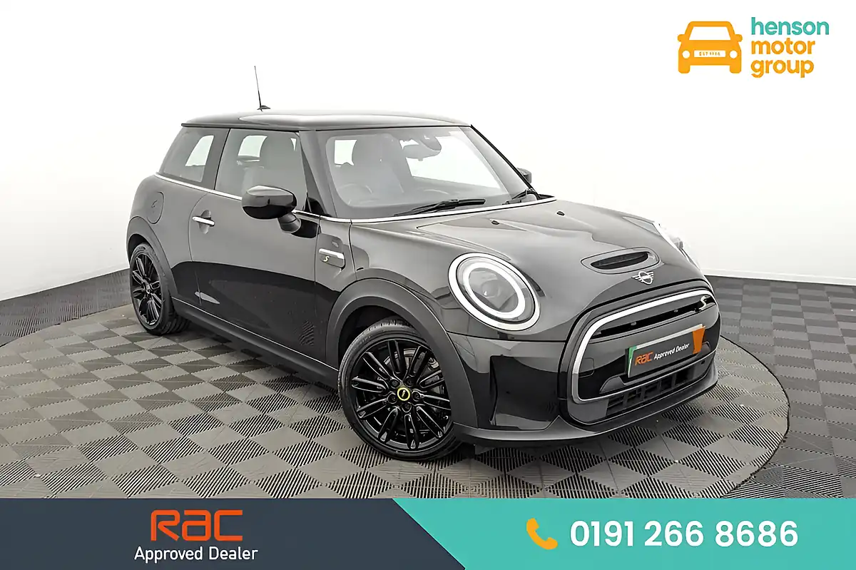 Used 2023 MINI Electric Hatch Cooper Se Level 2 Black - Front View