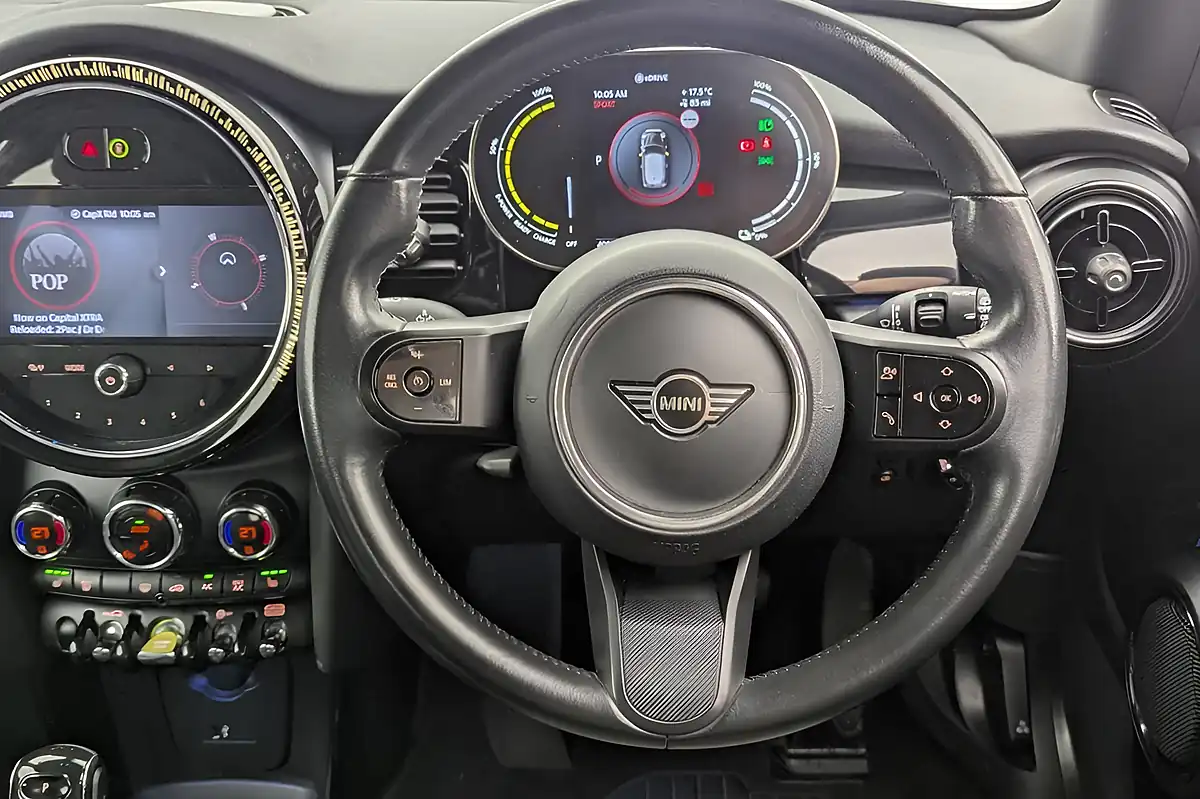Used 2023 MINI Electric Hatch Cooper Se Level 2 Black - Interior and Exterior details 14