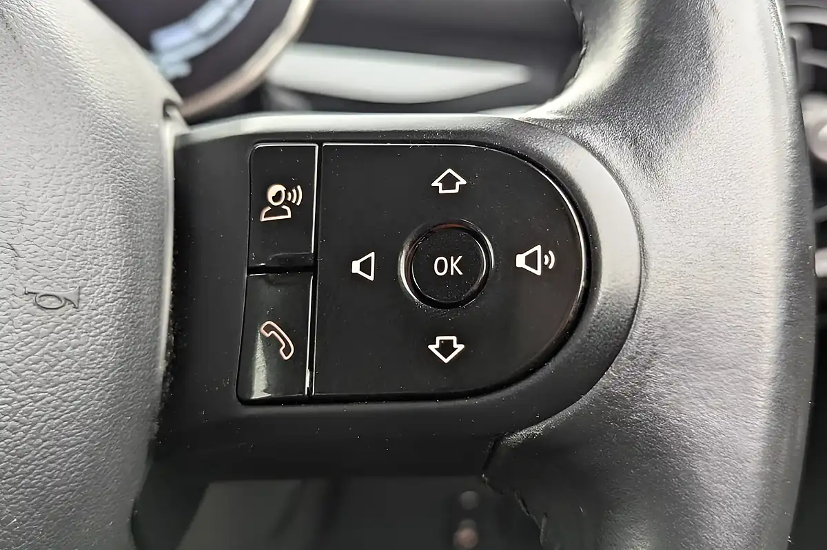 Used 2023 MINI Electric Hatch Cooper Se Level 2 Black - Interior and Exterior details 15