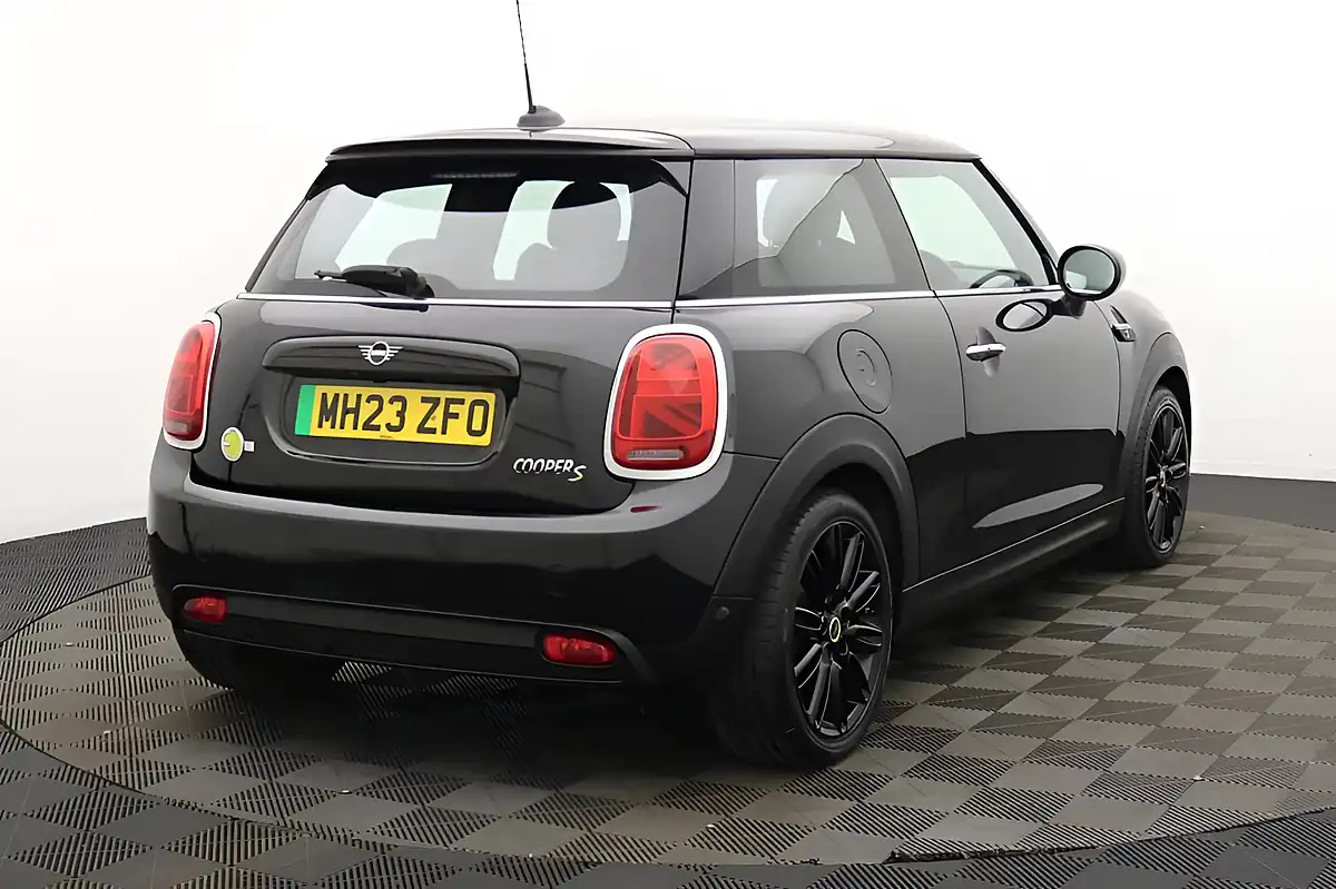Used 2023 MINI Electric Hatch Cooper Se Level 2 Black - Interior and Exterior details 3