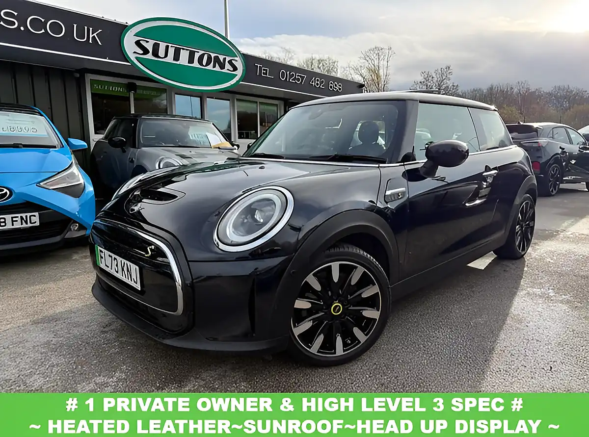 Used 2023 MINI Electric Hatch Cooper Se Level 3 Black - Front View