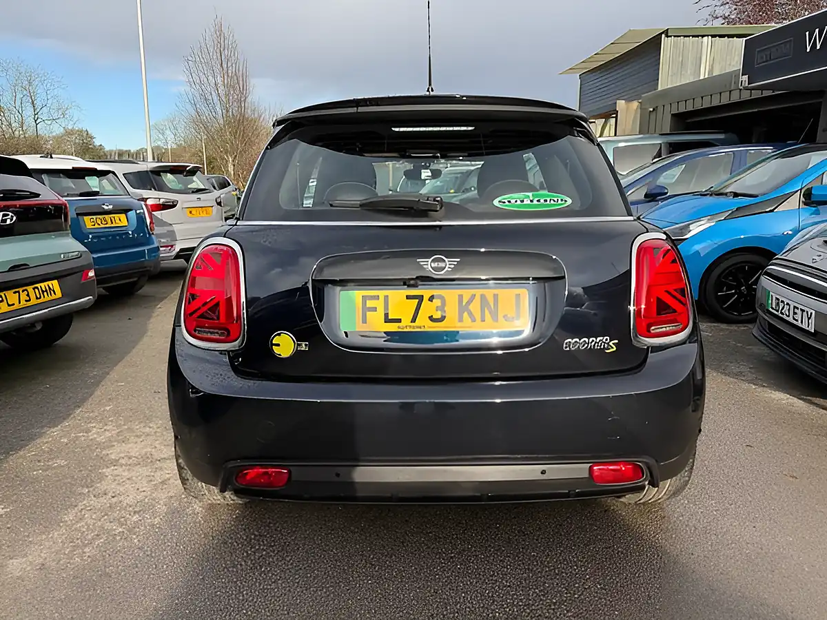 Used 2023 MINI Electric Hatch Cooper Se Level 3 Black - Interior and Exterior details 11