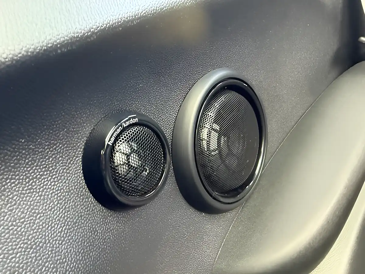 Used 2023 MINI Electric Hatch Cooper Se Level 3 Black - Interior and Exterior details 16