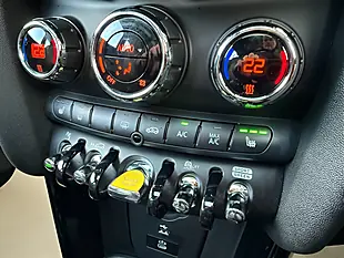 Used 2023 MINI Electric Hatch Cooper Se Level 3 Black - Interior and Exterior details 5