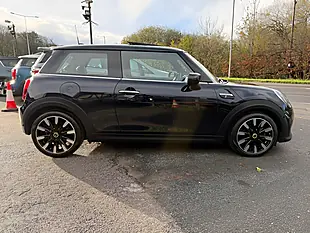 Used 2023 MINI Electric Hatch Cooper Se Level 3 Black - Interior and Exterior details 6