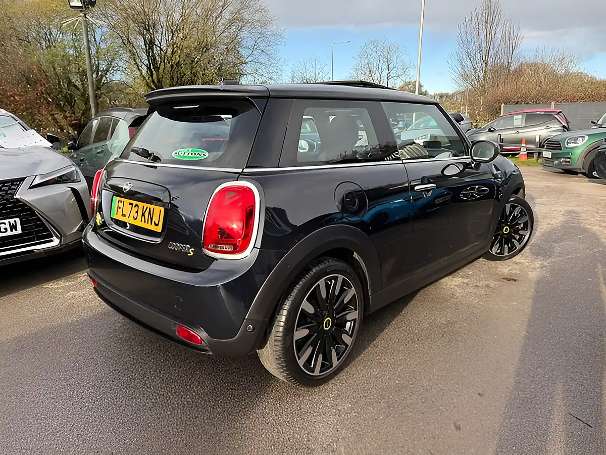 Used 2023 MINI Electric Hatch Cooper Se Level 3 Black - Interior and Exterior details 7