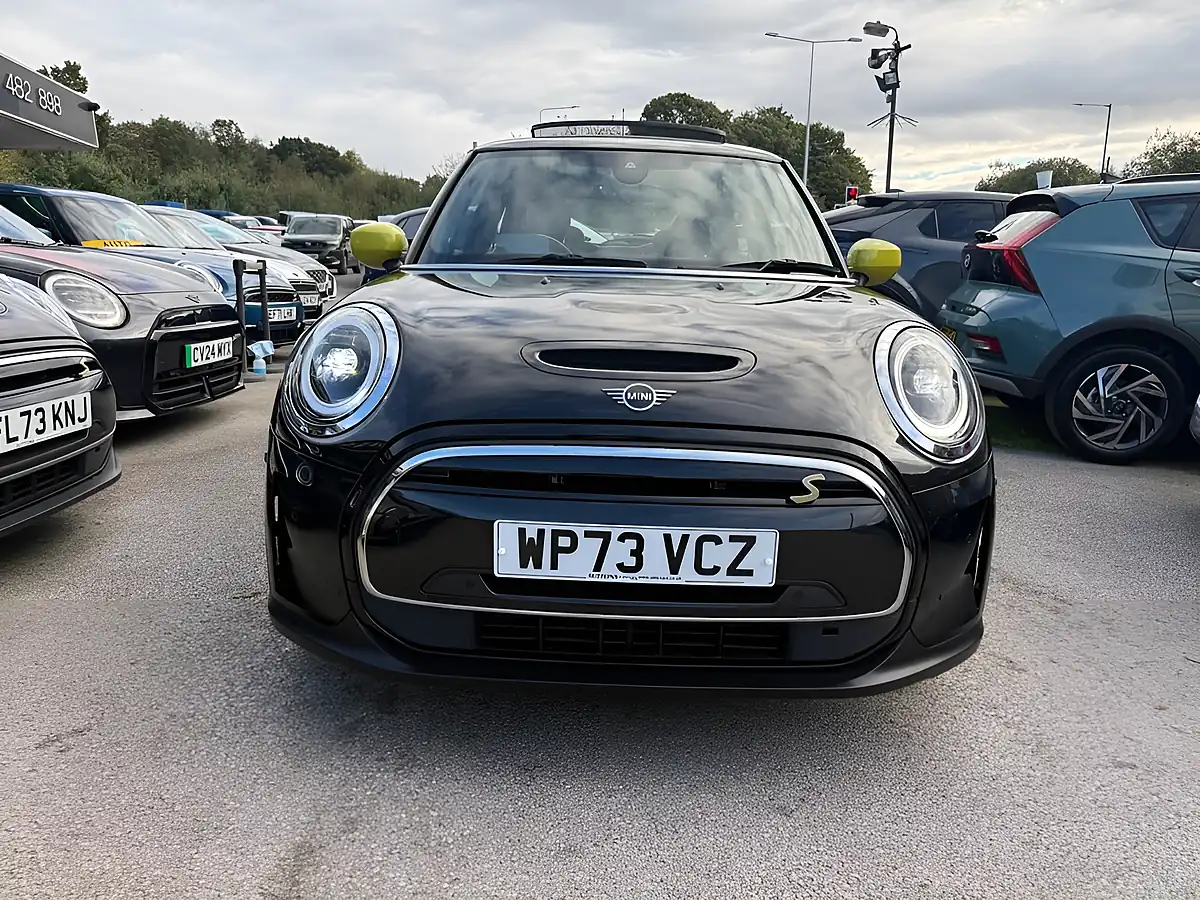 Used 2023 MINI Electric Hatch Cooper Se Level 3 Black - Interior and Exterior details 10