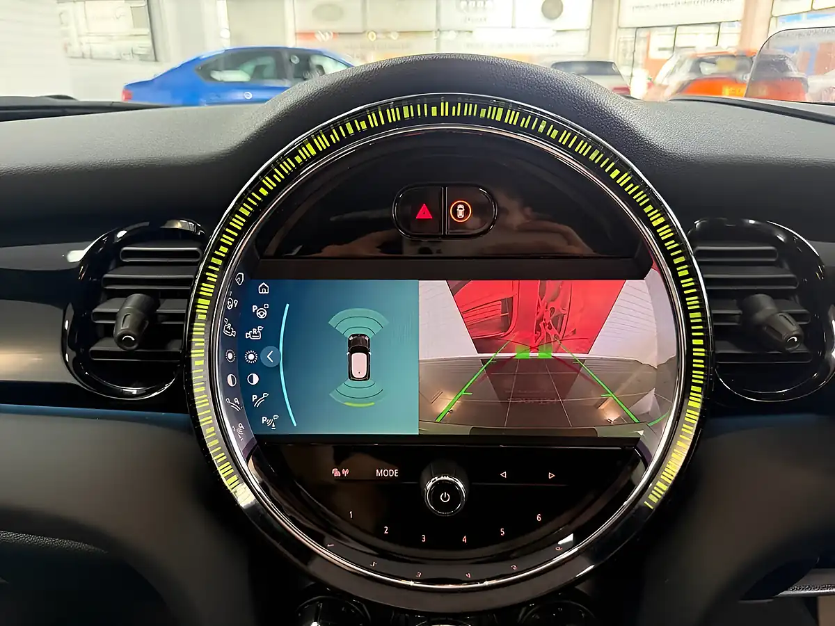 Used 2023 MINI Electric Hatch Cooper Se Level 3 Green - Interior and Exterior details 16