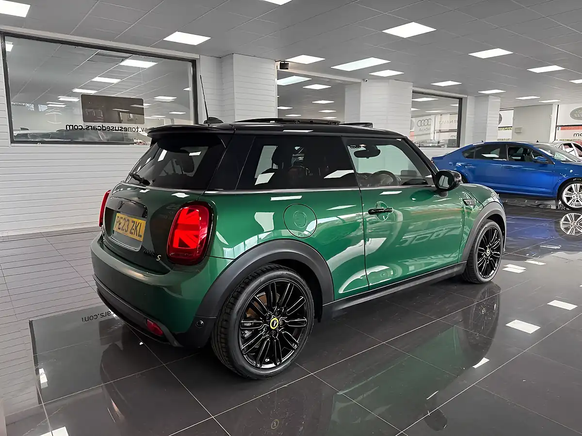 Used 2023 MINI Electric Hatch Cooper Se Level 3 Green - Interior and Exterior details 2