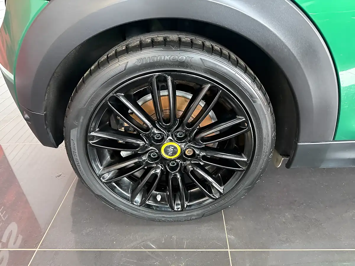 Used 2023 MINI Electric Hatch Cooper Se Level 3 Green - Interior and Exterior details 3