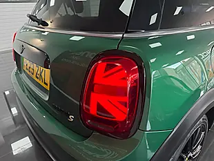 Used 2023 MINI Electric Hatch Cooper Se Level 3 Green - Interior and Exterior details 5
