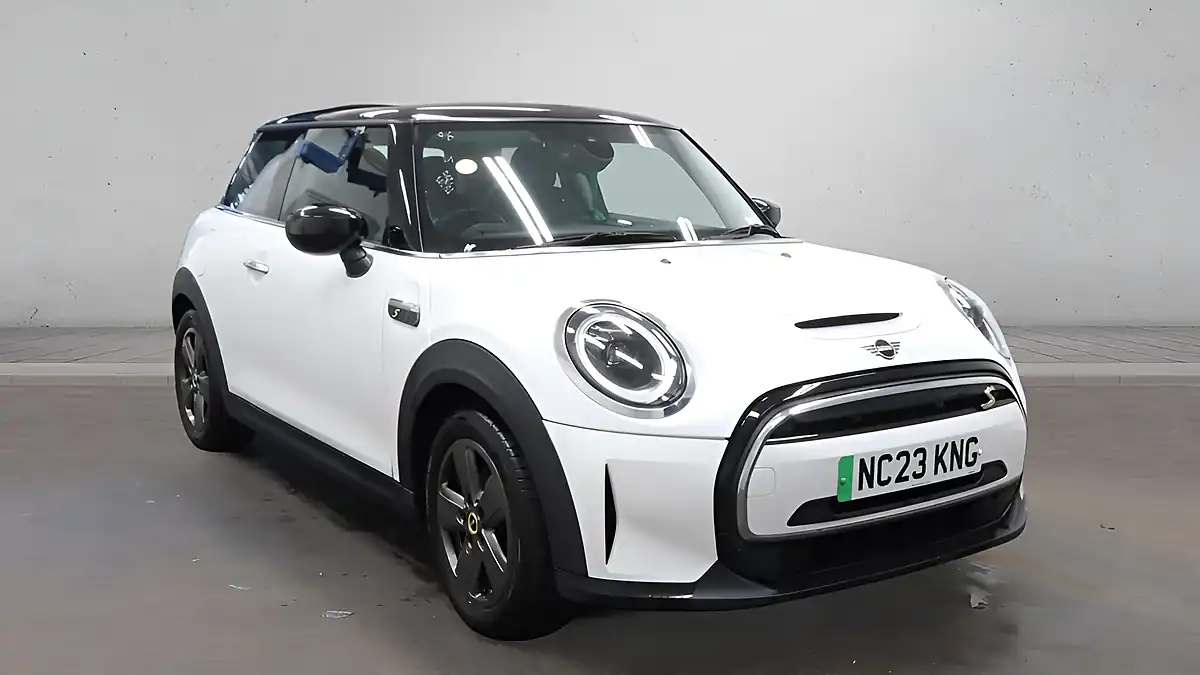 Used 2023 MINI Electric Hatch Level 1 White - Front View