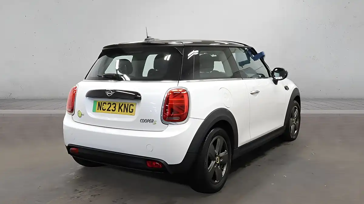 Used 2023 MINI Electric Hatch Level 1 White - Interior and Exterior details 2