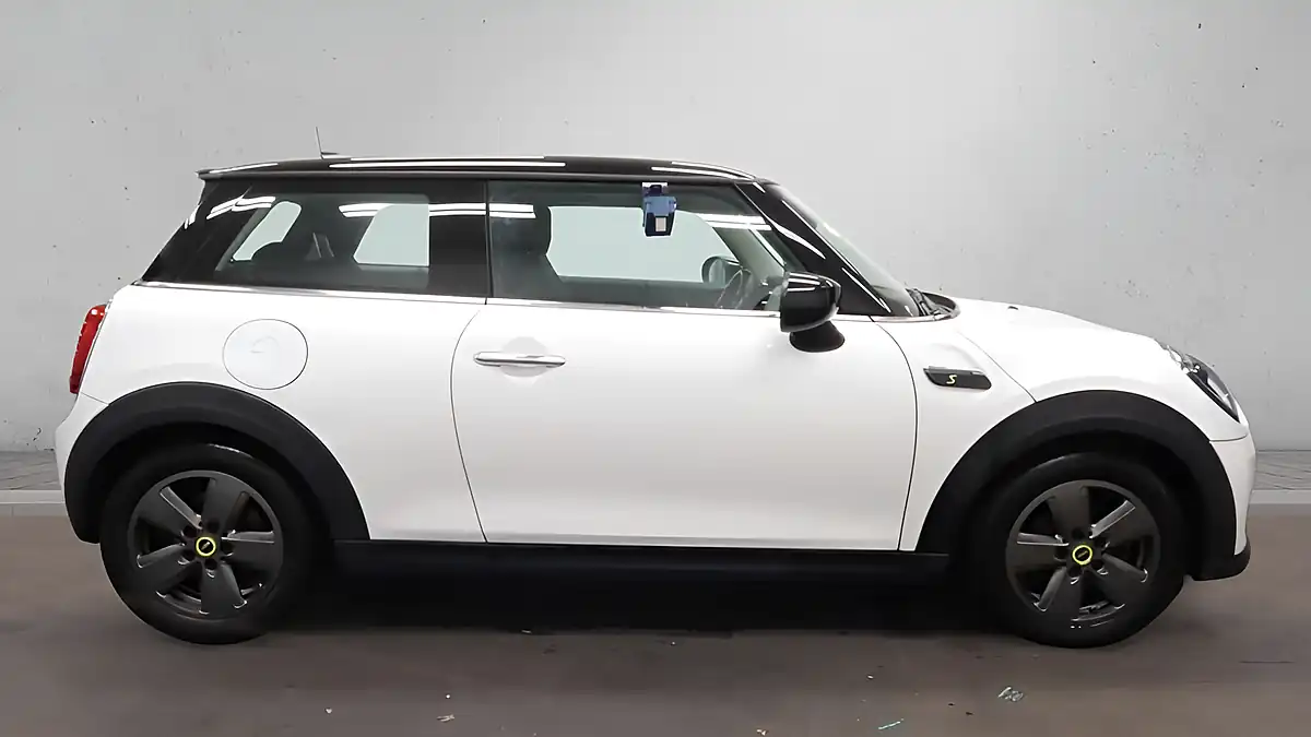 Used 2023 MINI Electric Hatch Level 1 White - Interior and Exterior details 5