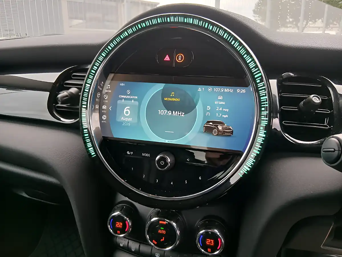 Used 2023 MINI Hatch Classic British Racing Green - Interior and Exterior details 11