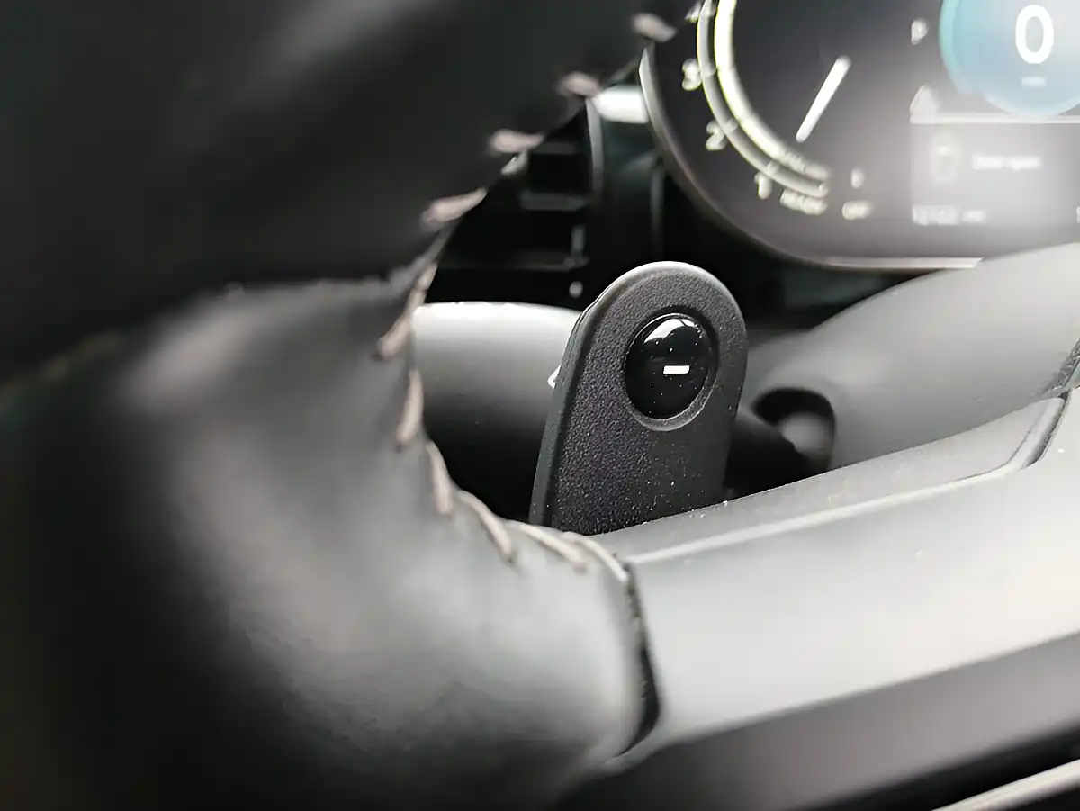 Used 2023 MINI Hatch Classic British Racing Green - Interior and Exterior details 15
