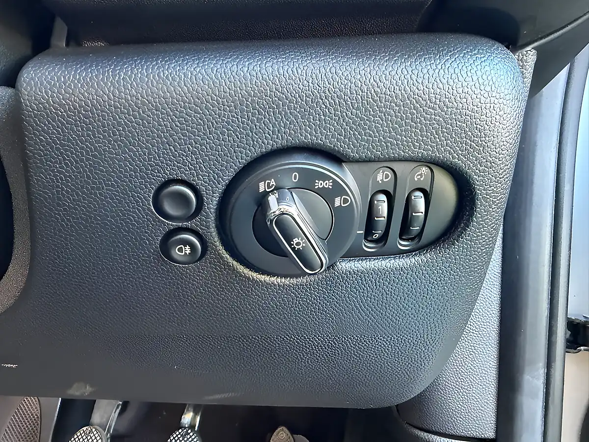 Used 2023 MINI Hatch Cooper Classic Silver - Interior and Exterior details 10