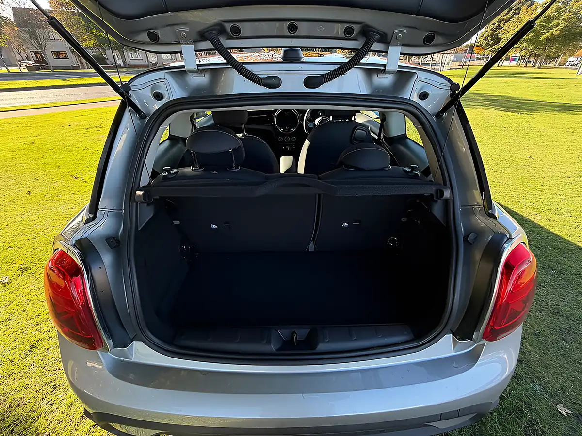 Used 2023 MINI Hatch Cooper Classic Silver - Interior and Exterior details 17