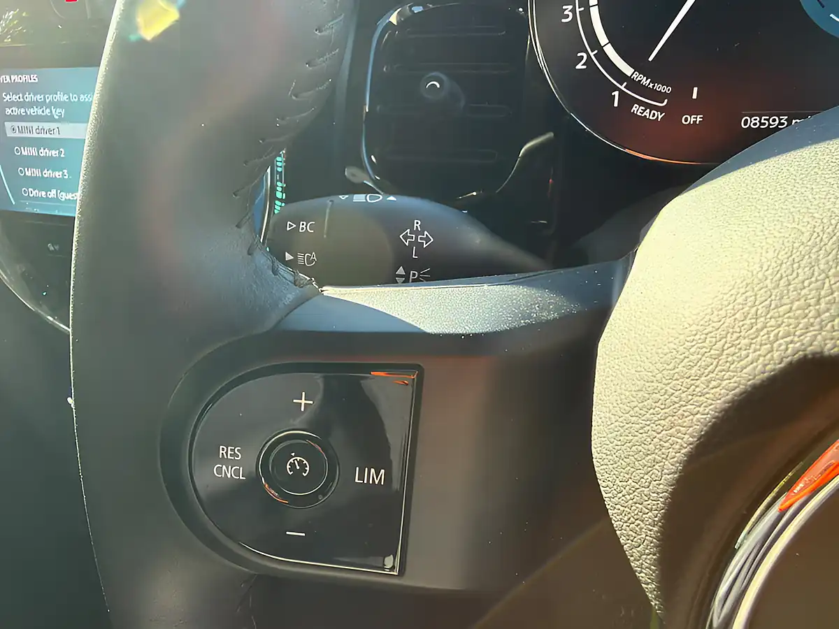 Used 2023 MINI Hatch Cooper Classic Silver - Interior and Exterior details 6