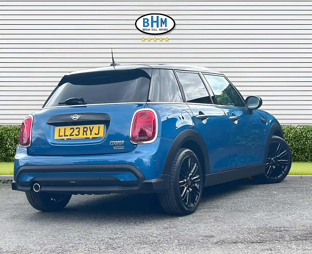 Used 2023 MINI Hatch Cooper Exclusive Island Blue - Interior and Exterior details 19