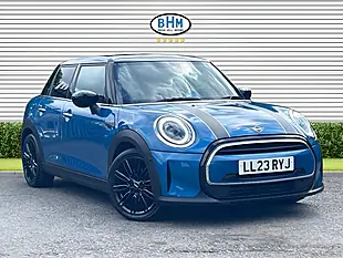 Used 2023 MINI Hatch Cooper Exclusive Island Blue - Interior and Exterior details 20