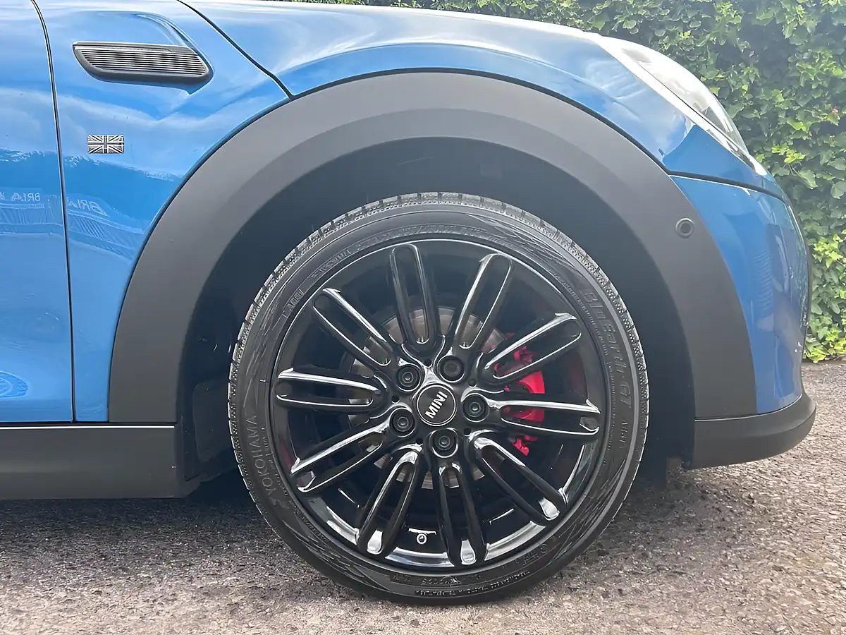 Used 2023 MINI Hatch Cooper Exclusive Island Blue - Interior and Exterior details 8
