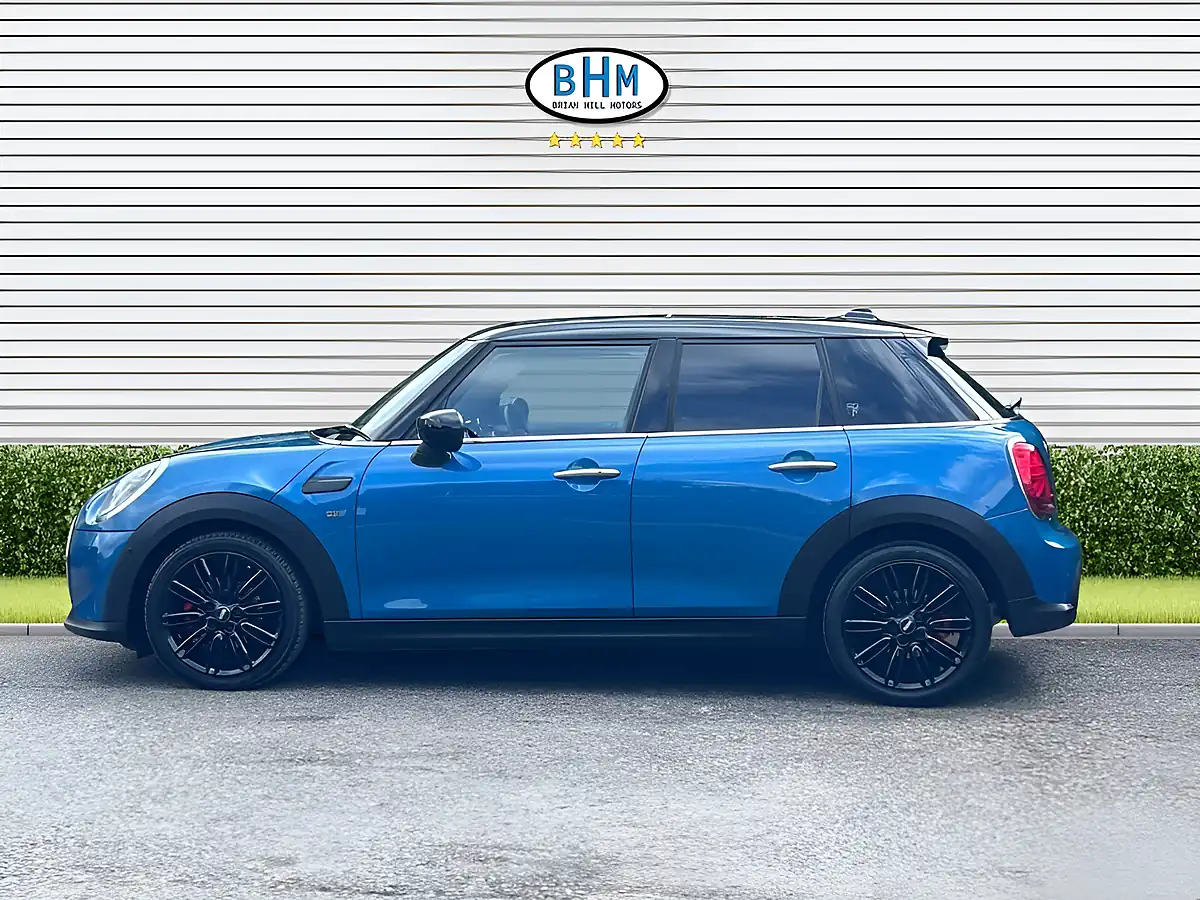 Used 2023 MINI Hatch Cooper Exclusive Island Blue - Interior and Exterior details 9