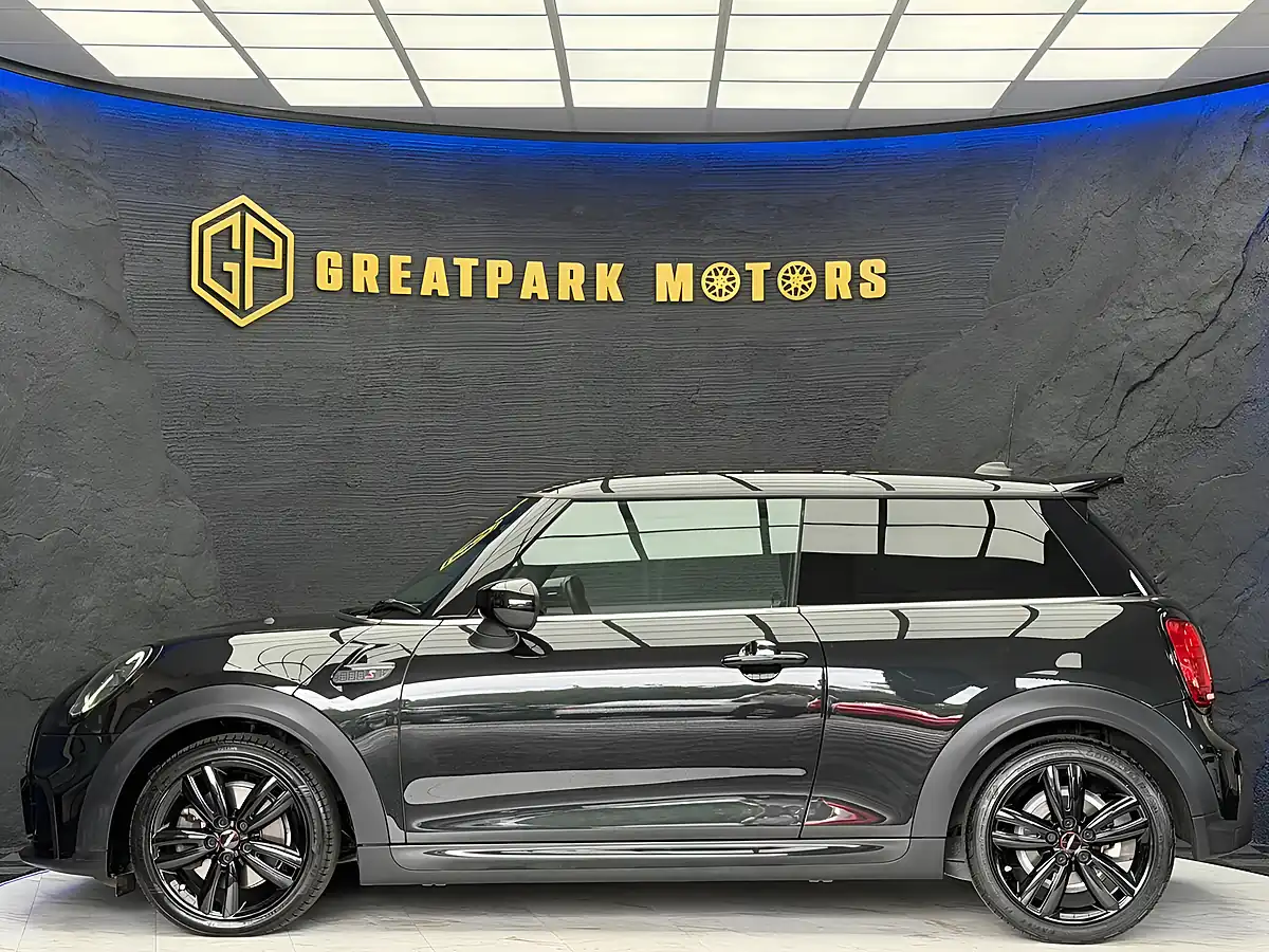 Used 2023 MINI Hatch Cooper S Sport Black - Interior and Exterior details 8