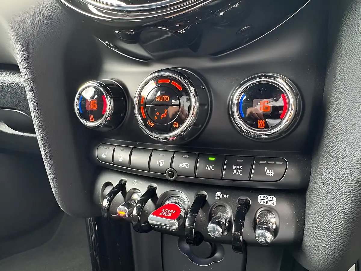 Used 2023 MINI Hatch Cooper Sport Black - Interior and Exterior details 19