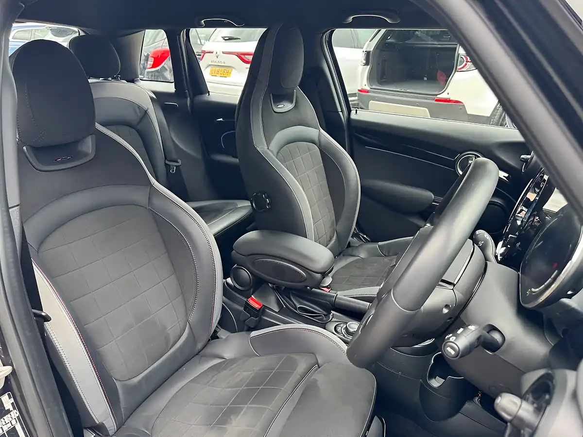 Used 2023 MINI Hatch Cooper Sport Black - Interior and Exterior details 7