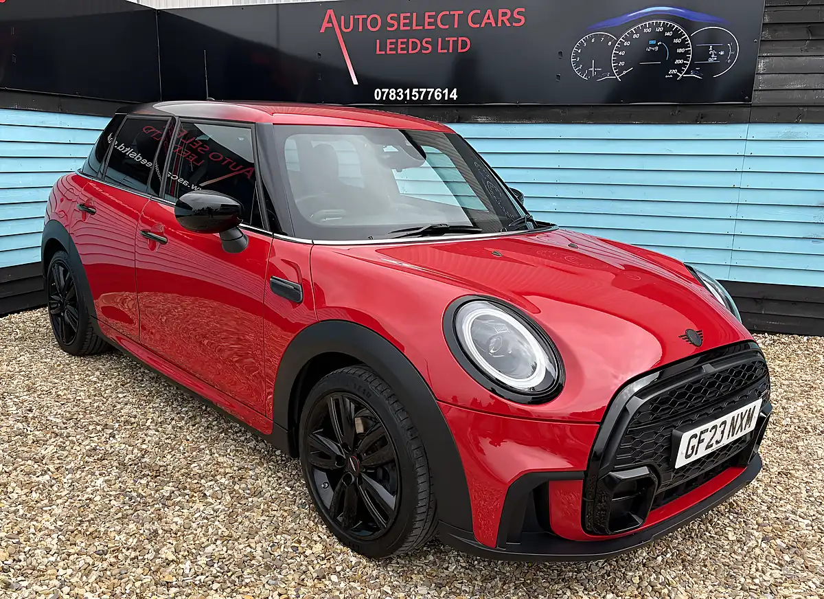Used 2023 MINI Hatch Cooper Sport Chili Red - Interior and Exterior details 3