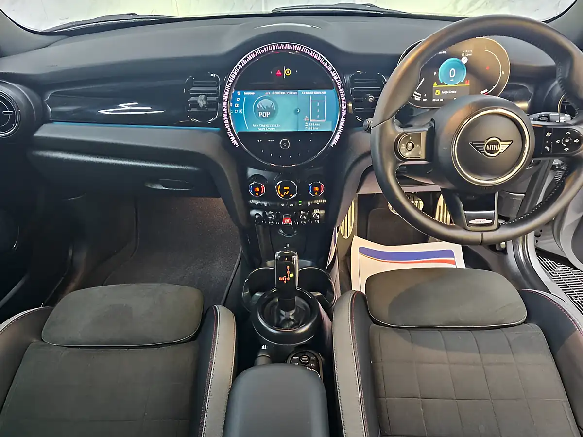 Used 2023 MINI Hatch Cooper Sport Silver - Interior and Exterior details 11