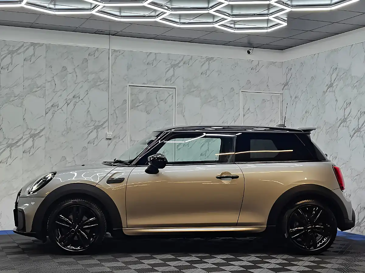 Used 2023 MINI Hatch Cooper Sport Silver - Interior and Exterior details 8