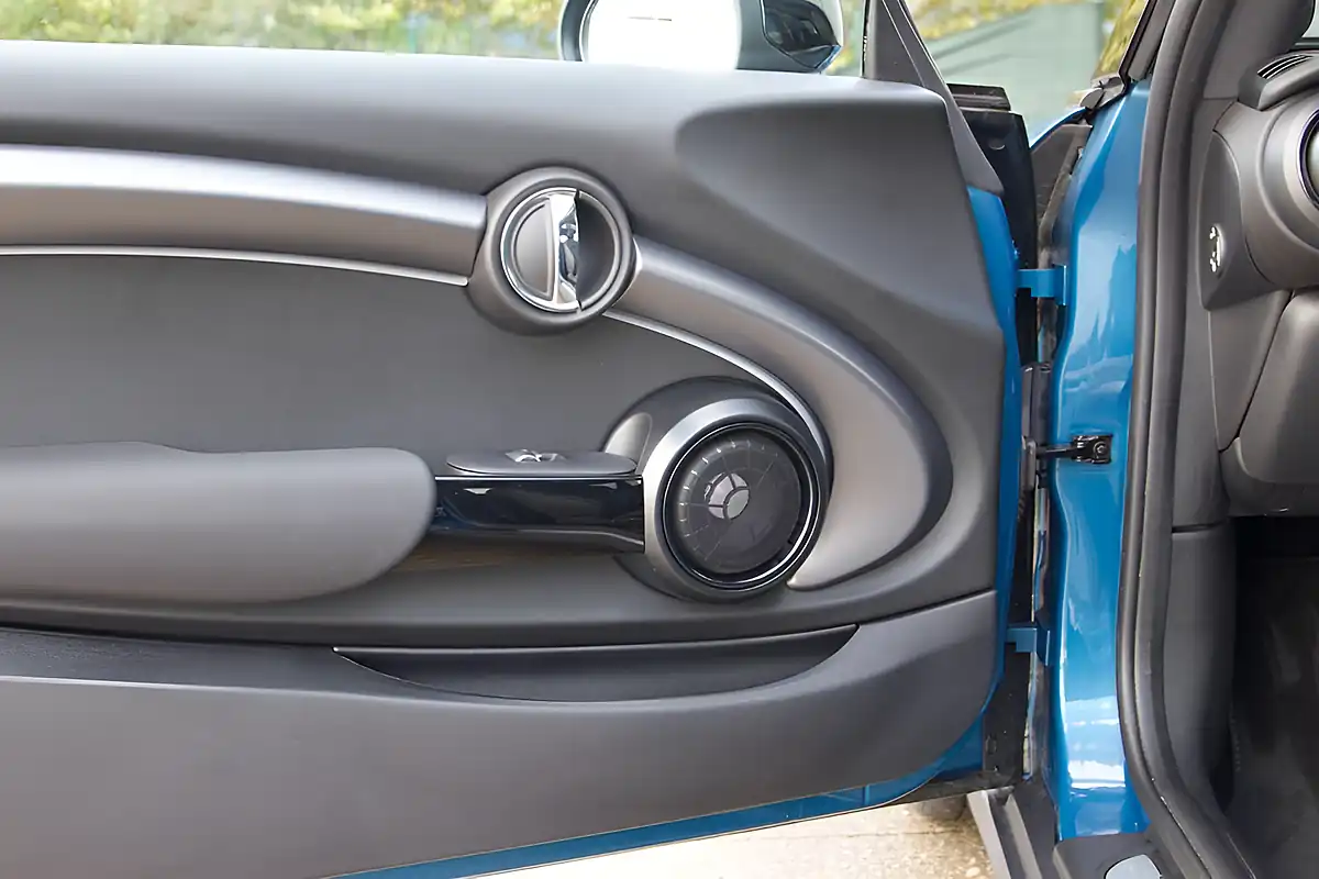 Used 2023 MINI Hatch Exclusive Blue - Interior and Exterior details 14