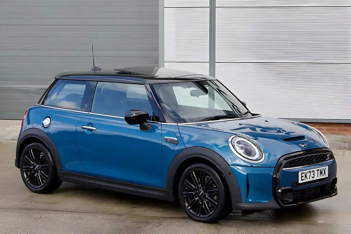 Used 2023 MINI Hatch Exclusive Blue - Interior and Exterior details 18