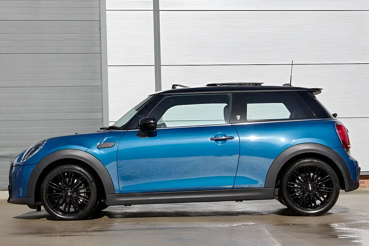 Used 2023 MINI Hatch Exclusive Blue - Interior and Exterior details 2